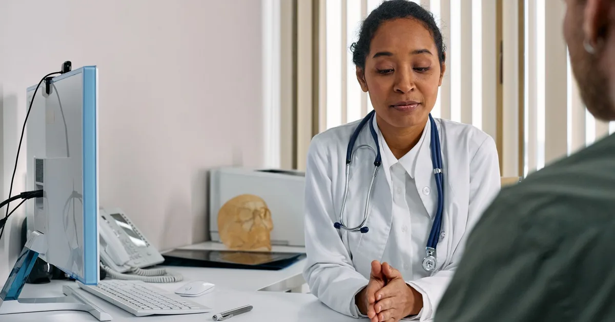 Médecin libéral analysant ses indemnités journalières CARMF