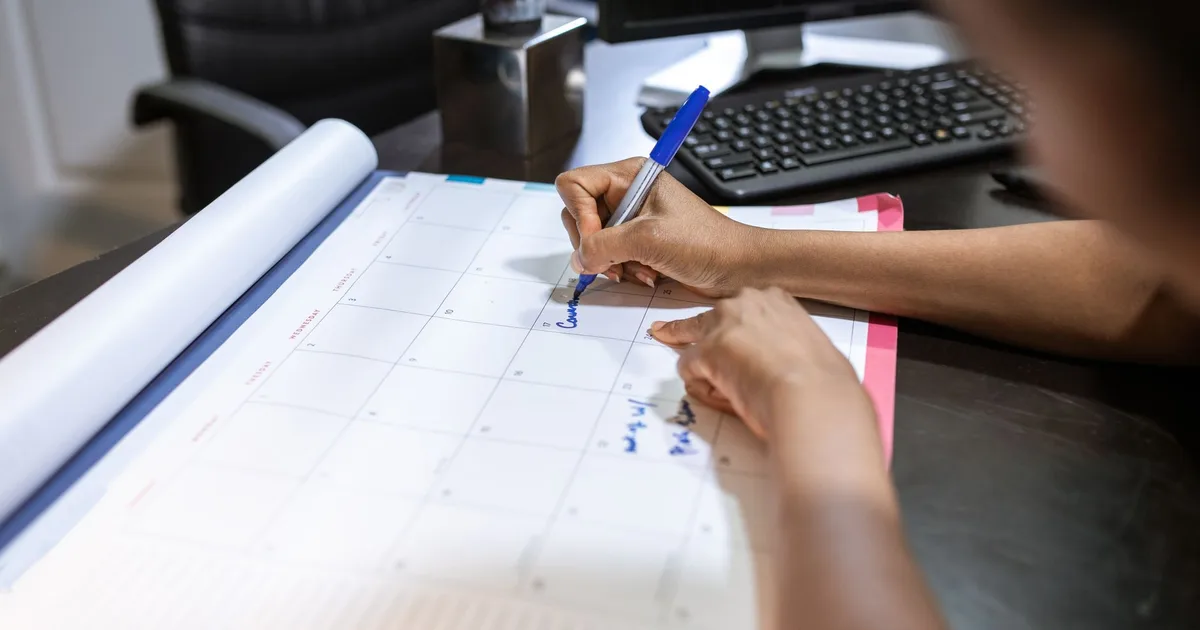 Calendrier avec les 15 et 30 premiers jours d'arrêt de travail mis en évidence